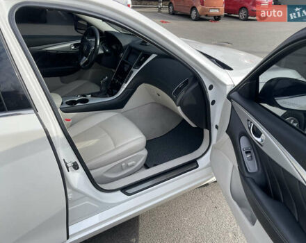 Белый Инфинити Q50, объемом двигателя 3 л и пробегом 70 тыс. км за 19000 $, фото 26 на Automoto.ua