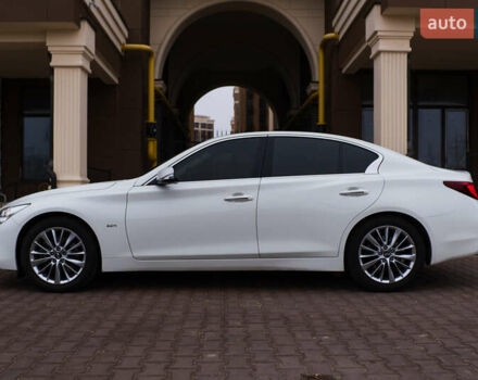 Белый Инфинити Q50, объемом двигателя 1.99 л и пробегом 12 тыс. км за 26500 $, фото 5 на Automoto.ua