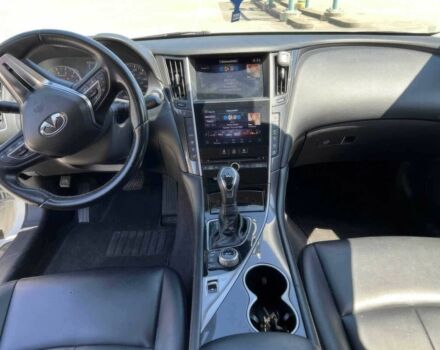 Белый Инфинити Q50, объемом двигателя 3 л и пробегом 28 тыс. км за 8500 $, фото 8 на Automoto.ua