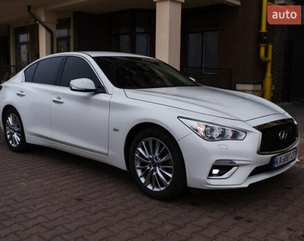 Белый Инфинити Q50, объемом двигателя 1.99 л и пробегом 12 тыс. км за 26500 $, фото 1 на Automoto.ua