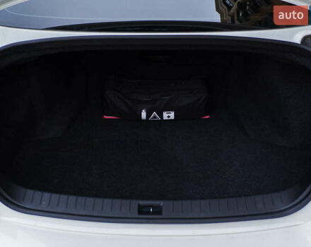 Белый Инфинити Q50, объемом двигателя 1.99 л и пробегом 12 тыс. км за 26500 $, фото 21 на Automoto.ua