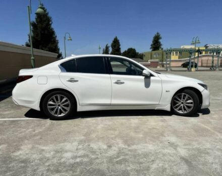 Белый Инфинити Q50, объемом двигателя 3 л и пробегом 28 тыс. км за 8500 $, фото 6 на Automoto.ua