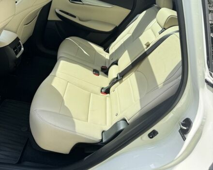 Белый Инфинити Q50, объемом двигателя 2 л и пробегом 68 тыс. км за 28500 $, фото 5 на Automoto.ua