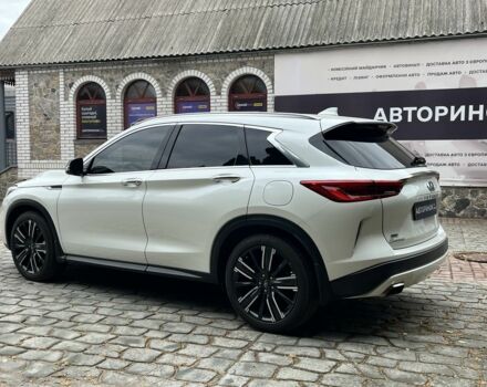 Белый Инфинити Q50, объемом двигателя 2 л и пробегом 198 тыс. км за 22999 $, фото 5 на Automoto.ua