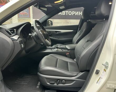 Белый Инфинити Q50, объемом двигателя 2 л и пробегом 198 тыс. км за 22999 $, фото 12 на Automoto.ua