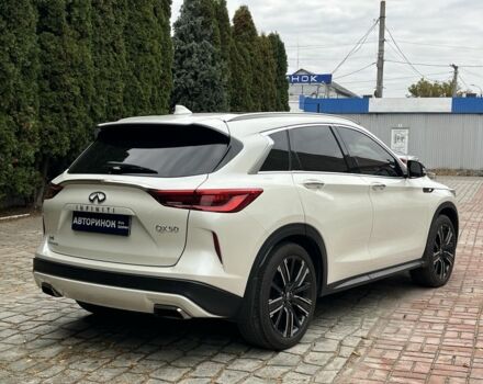 Белый Инфинити Q50, объемом двигателя 2 л и пробегом 198 тыс. км за 22999 $, фото 4 на Automoto.ua