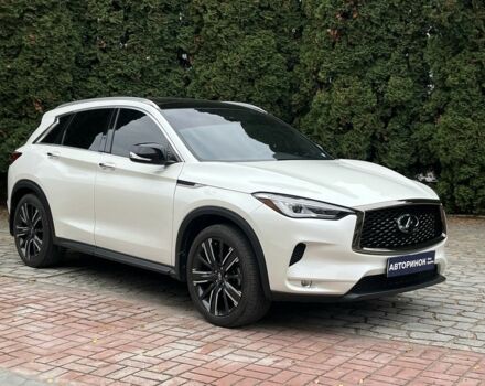 Белый Инфинити Q50, объемом двигателя 2 л и пробегом 198 тыс. км за 22999 $, фото 1 на Automoto.ua