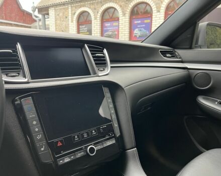 Белый Инфинити Q50, объемом двигателя 2 л и пробегом 198 тыс. км за 22999 $, фото 15 на Automoto.ua