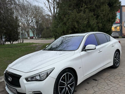 Білий Інфініті Q50, об'ємом двигуна 2.14 л та пробігом 225 тис. км за 13333 $, фото 1 на Automoto.ua