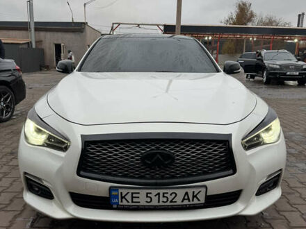 Белый Инфинити Q50, объемом двигателя 3.7 л и пробегом 244 тыс. км за 13000 $, фото 1 на Automoto.ua