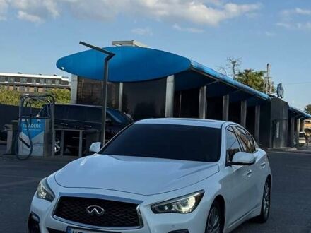Белый Инфинити Q50, объемом двигателя 3.7 л и пробегом 185 тыс. км за 14300 $, фото 1 на Automoto.ua