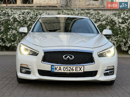 Белый Инфинити Q50, объемом двигателя 3.5 л и пробегом 135 тыс. км за 16900 $, фото 1 на Automoto.ua