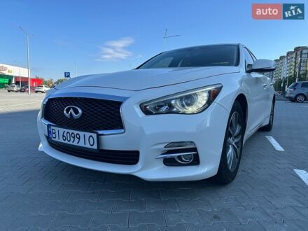 Белый Инфинити Q50, объемом двигателя 3.7 л и пробегом 135 тыс. км за 13900 $, фото 1 на Automoto.ua