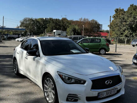 Белый Инфинити Q50, объемом двигателя 3 л и пробегом 140 тыс. км за 15000 $, фото 1 на Automoto.ua