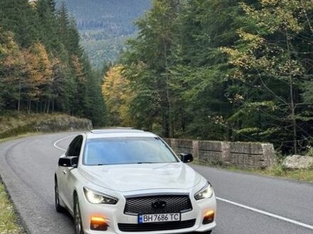 Белый Инфинити Q50, объемом двигателя 3 л и пробегом 127 тыс. км за 16000 $, фото 1 на Automoto.ua