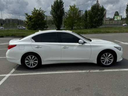Білий Інфініті Q50, об'ємом двигуна 2 л та пробігом 120 тис. км за 14500 $, фото 1 на Automoto.ua