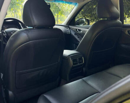 Чорний Інфініті Q50, об'ємом двигуна 3.7 л та пробігом 137 тис. км за 14000 $, фото 23 на Automoto.ua