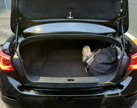 Черный Инфинити Q50, объемом двигателя 2.14 л и пробегом 220 тыс. км за 12890 $, фото 4 на Automoto.ua