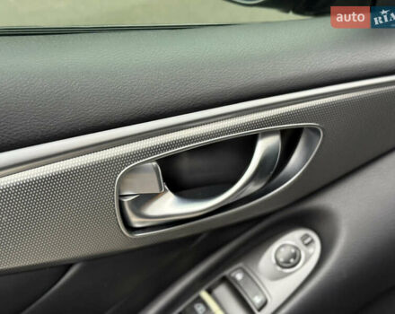 Черный Инфинити Q50, объемом двигателя 3.7 л и пробегом 150 тыс. км за 14650 $, фото 17 на Automoto.ua