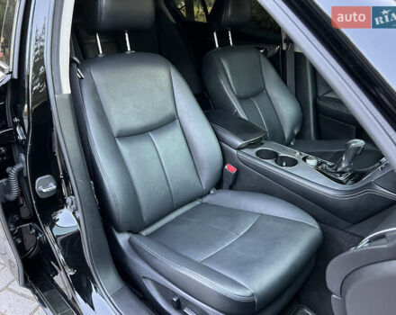 Чорний Інфініті Q50, об'ємом двигуна 3.7 л та пробігом 124 тис. км за 18400 $, фото 36 на Automoto.ua