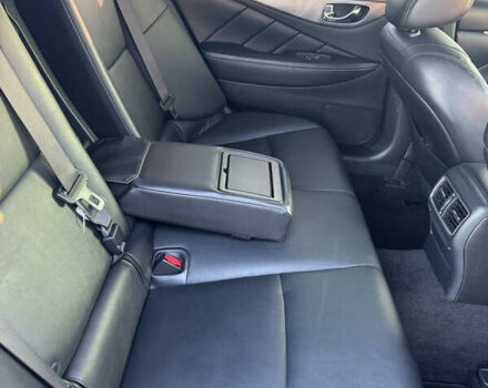 Чорний Інфініті Q50, об'ємом двигуна 3 л та пробігом 142 тис. км за 12500 $, фото 22 на Automoto.ua