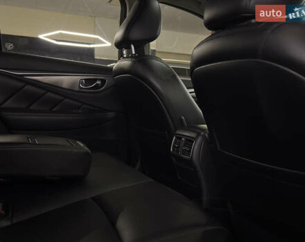 Черный Инфинити Q50, объемом двигателя 3 л и пробегом 137 тыс. км за 15499 $, фото 24 на Automoto.ua