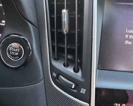 Чорний Інфініті Q50, об'ємом двигуна 3 л та пробігом 142 тис. км за 12500 $, фото 29 на Automoto.ua