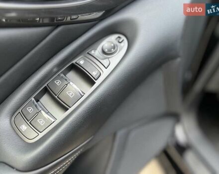 Черный Инфинити Q50, объемом двигателя 2 л и пробегом 53 тыс. км за 18900 $, фото 95 на Automoto.ua