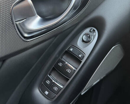 Чорний Інфініті Q50, об'ємом двигуна 3 л та пробігом 142 тис. км за 12500 $, фото 36 на Automoto.ua