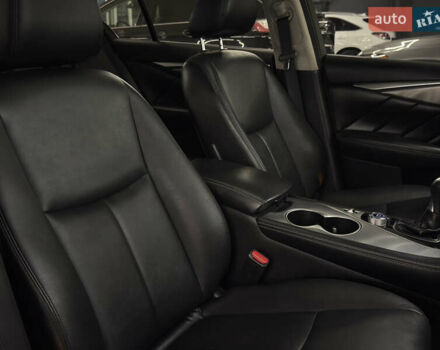 Черный Инфинити Q50, объемом двигателя 3 л и пробегом 137 тыс. км за 15499 $, фото 20 на Automoto.ua