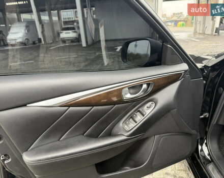 Чорний Інфініті Q50, об'ємом двигуна 3 л та пробігом 86 тис. км за 14500 $, фото 10 на Automoto.ua