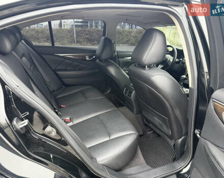 Чорний Інфініті Q50, об'ємом двигуна 3 л та пробігом 86 тис. км за 14500 $, фото 13 на Automoto.ua