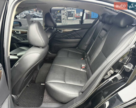 Чорний Інфініті Q50, об'ємом двигуна 3 л та пробігом 86 тис. км за 14500 $, фото 12 на Automoto.ua