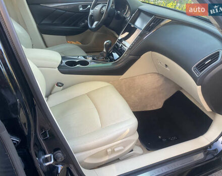 Черный Инфинити Q50, объемом двигателя 2.14 л и пробегом 90 тыс. км за 17200 $, фото 8 на Automoto.ua