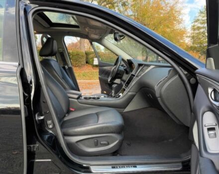 Чорний Інфініті Q50, об'ємом двигуна 2 л та пробігом 50 тис. км за 5500 $, фото 9 на Automoto.ua