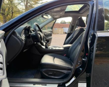 Чорний Інфініті Q50, об'ємом двигуна 2 л та пробігом 50 тис. км за 5500 $, фото 10 на Automoto.ua