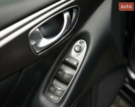 Черный Инфинити Q50, объемом двигателя 3 л и пробегом 157 тыс. км за 17777 $, фото 22 на Automoto.ua