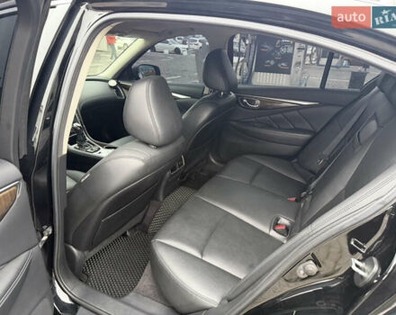 Чорний Інфініті Q50, об'ємом двигуна 3 л та пробігом 86 тис. км за 14500 $, фото 11 на Automoto.ua