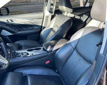 Черный Инфинити Q50, объемом двигателя 1.99 л и пробегом 90 тыс. км за 20000 $, фото 8 на Automoto.ua