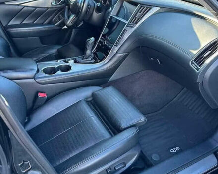 Черный Инфинити Q50, объемом двигателя 1.99 л и пробегом 90 тыс. км за 20000 $, фото 12 на Automoto.ua