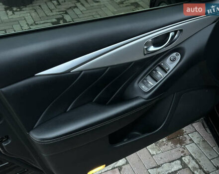 Чорний Інфініті Q50, об'ємом двигуна 3 л та пробігом 105 тис. км за 19700 $, фото 11 на Automoto.ua