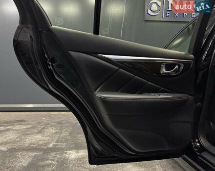 Черный Инфинити Q50, объемом двигателя 1.99 л и пробегом 69 тыс. км за 25500 $, фото 4 на Automoto.ua