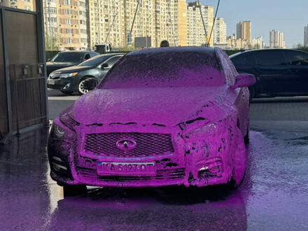 Чорний Інфініті Q50, об'ємом двигуна 2 л та пробігом 130 тис. км за 13700 $, фото 1 на Automoto.ua