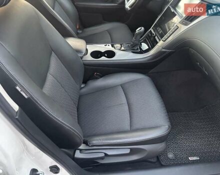 Инфинити Q50, объемом двигателя 1.99 л и пробегом 96 тыс. км за 19100 $, фото 6 на Automoto.ua