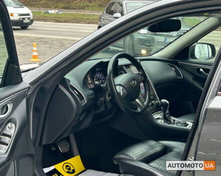 Сірий Інфініті Q50, об'ємом двигуна 3.5 л та пробігом 201 тис. км за 13300 $, фото 6 на Automoto.ua