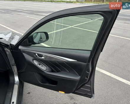 Серый Инфинити Q50, объемом двигателя 3.5 л и пробегом 173 тыс. км за 15300 $, фото 7 на Automoto.ua