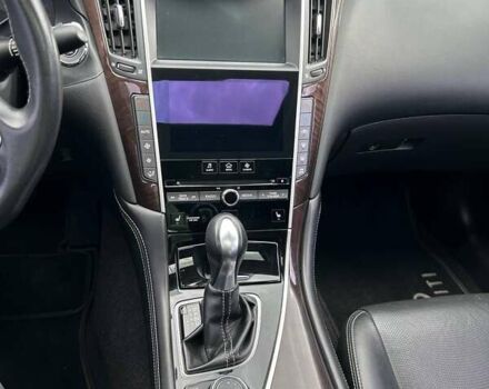 Сірий Інфініті Q50, об'ємом двигуна 2.2 л та пробігом 140 тис. км за 15000 $, фото 2 на Automoto.ua