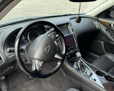 Серый Инфинити Q50, объемом двигателя 3.7 л и пробегом 171 тыс. км за 14900 $, фото 6 на Automoto.ua