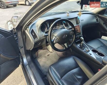 Серый Инфинити Q50, объемом двигателя 2.14 л и пробегом 210 тыс. км за 14100 $, фото 3 на Automoto.ua