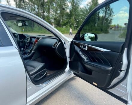 Серый Инфинити Q50, объемом двигателя 3.5 л и пробегом 140 тыс. км за 15500 $, фото 9 на Automoto.ua